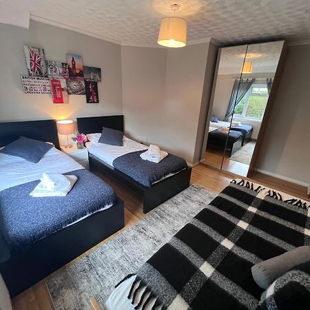 Croydon Apartment With Parking ลอนดอน ภายนอก รูปภาพ
