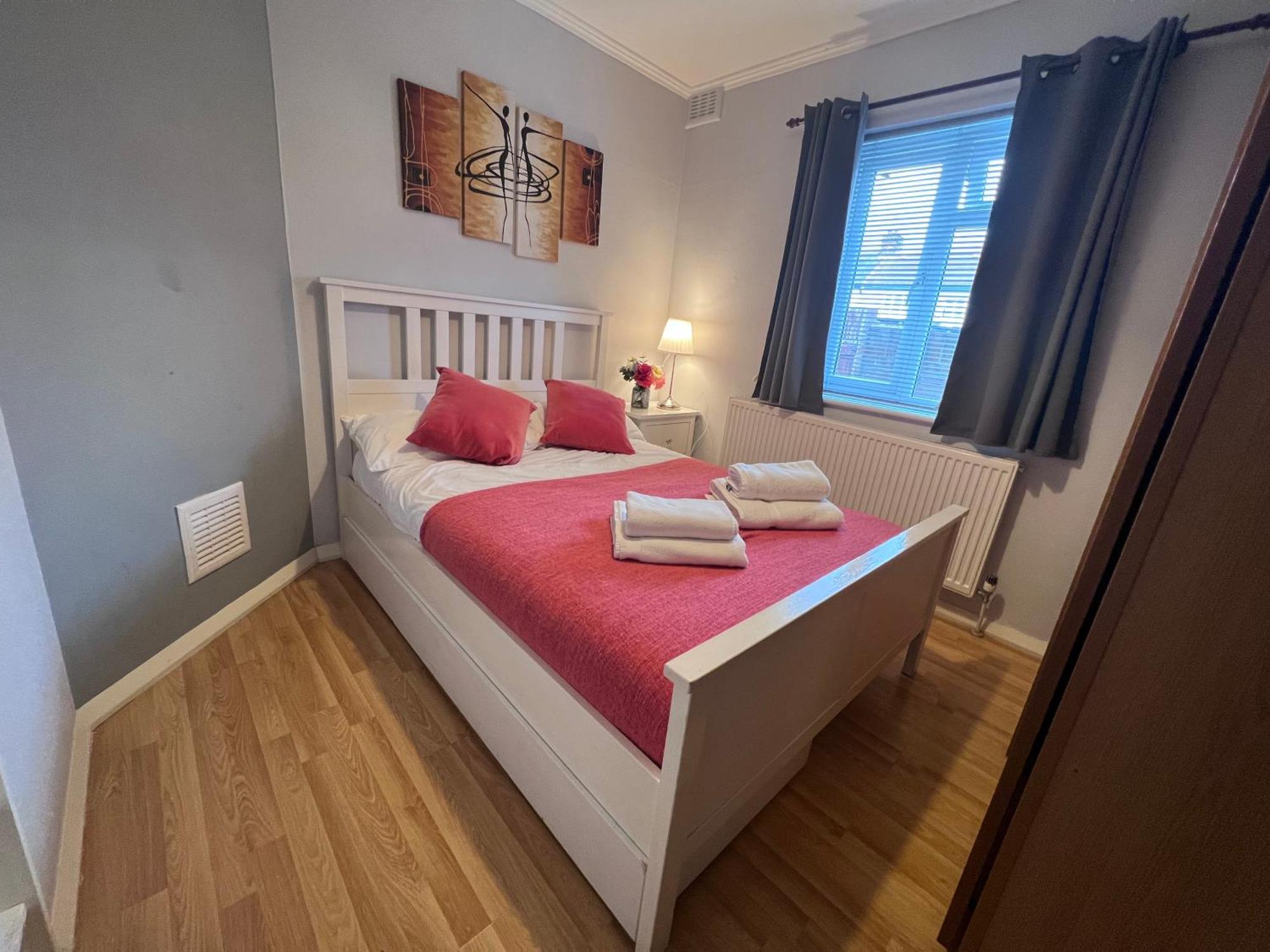 Croydon Apartment With Parking ลอนดอน ภายนอก รูปภาพ