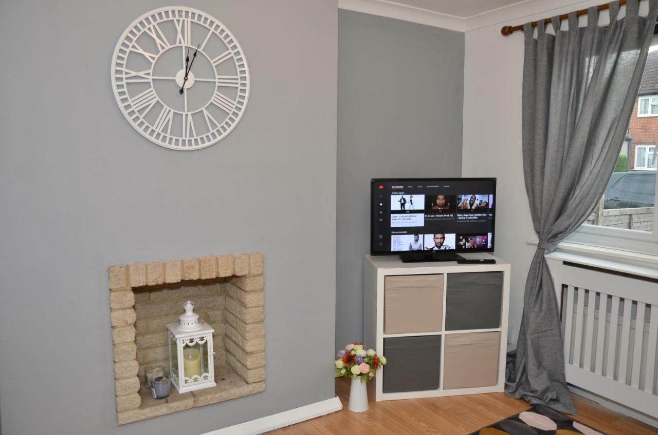 Croydon Apartment With Parking ลอนดอน ภายนอก รูปภาพ