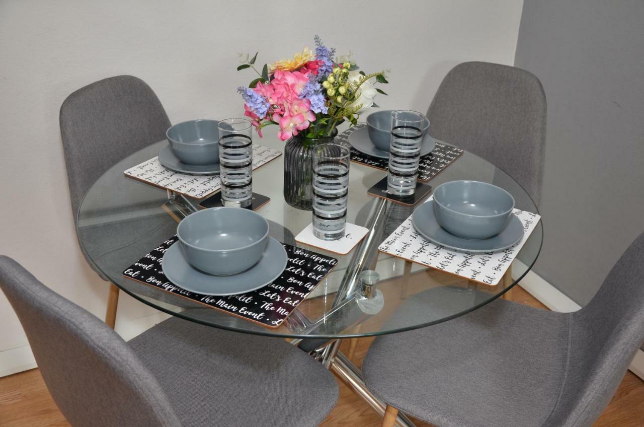 Croydon Apartment With Parking ลอนดอน ภายนอก รูปภาพ