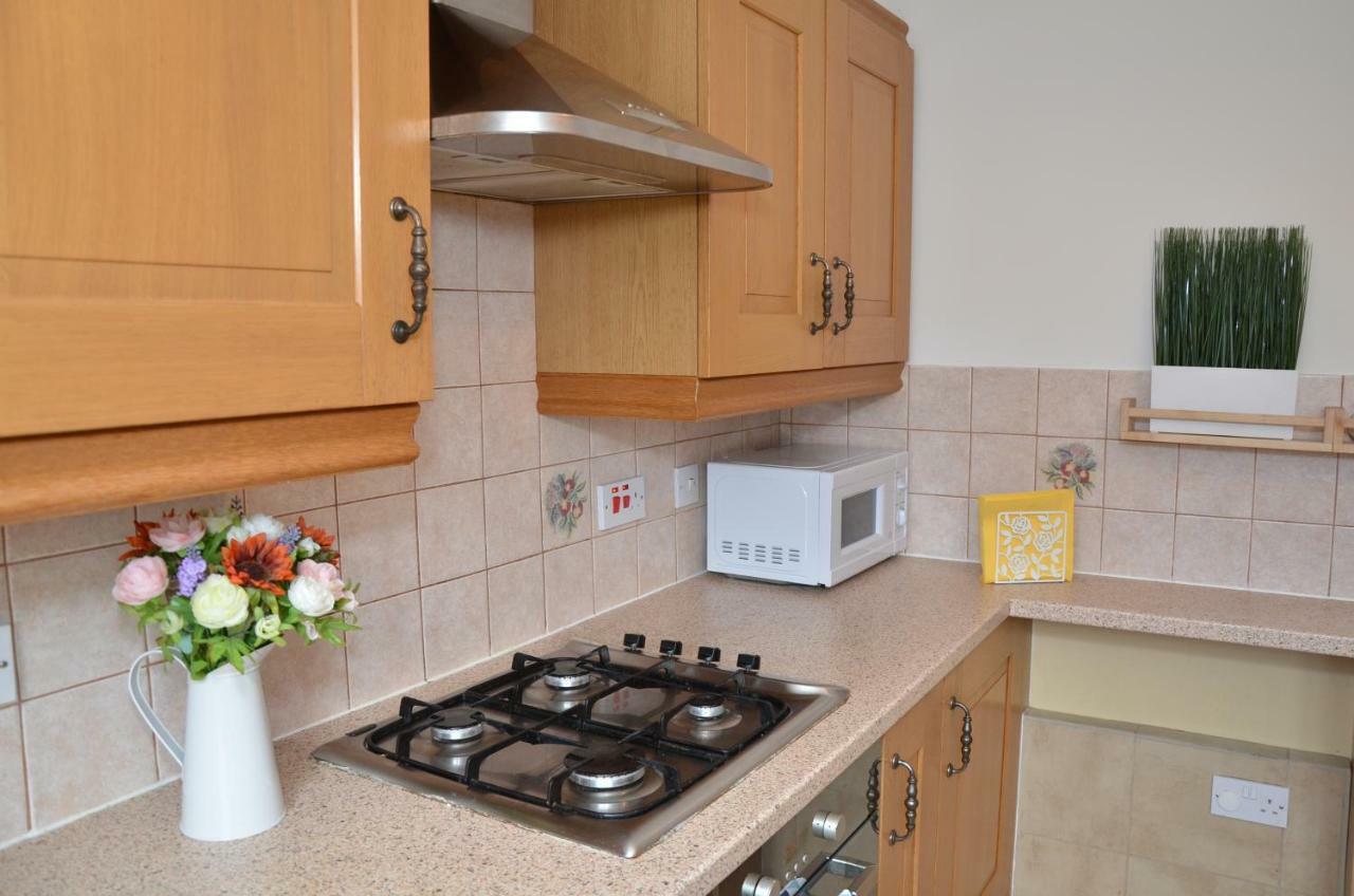 Croydon Apartment With Parking ลอนดอน ภายนอก รูปภาพ